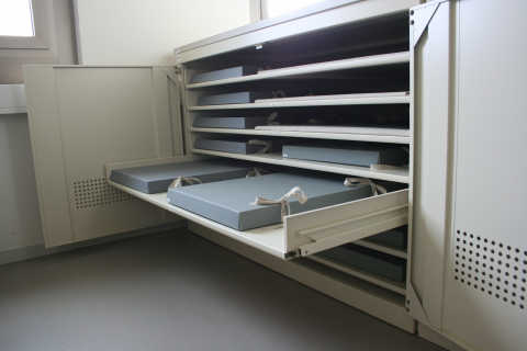 Schranksys_Fahnen-und_Tablarschraenke_03